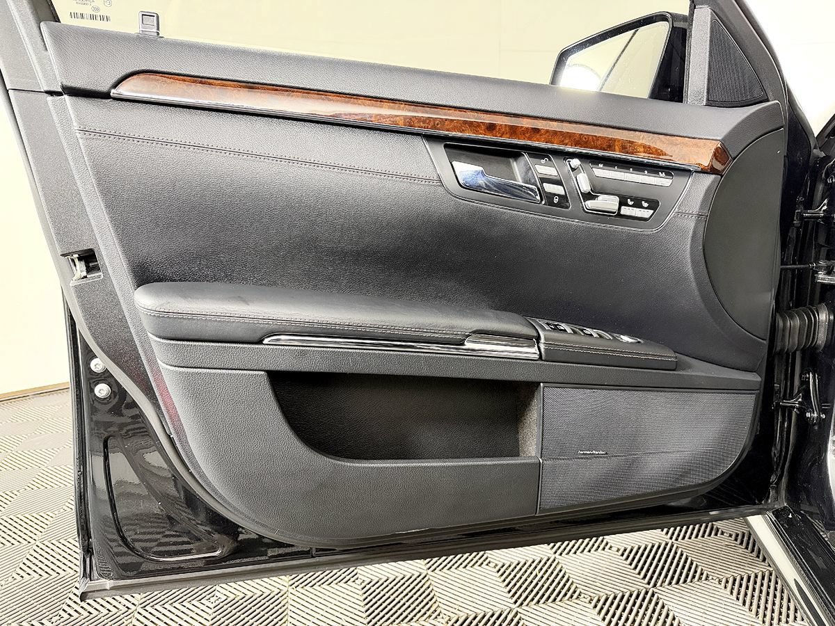 Used 2012 Mercedes-Benz S 63 AMG image 31