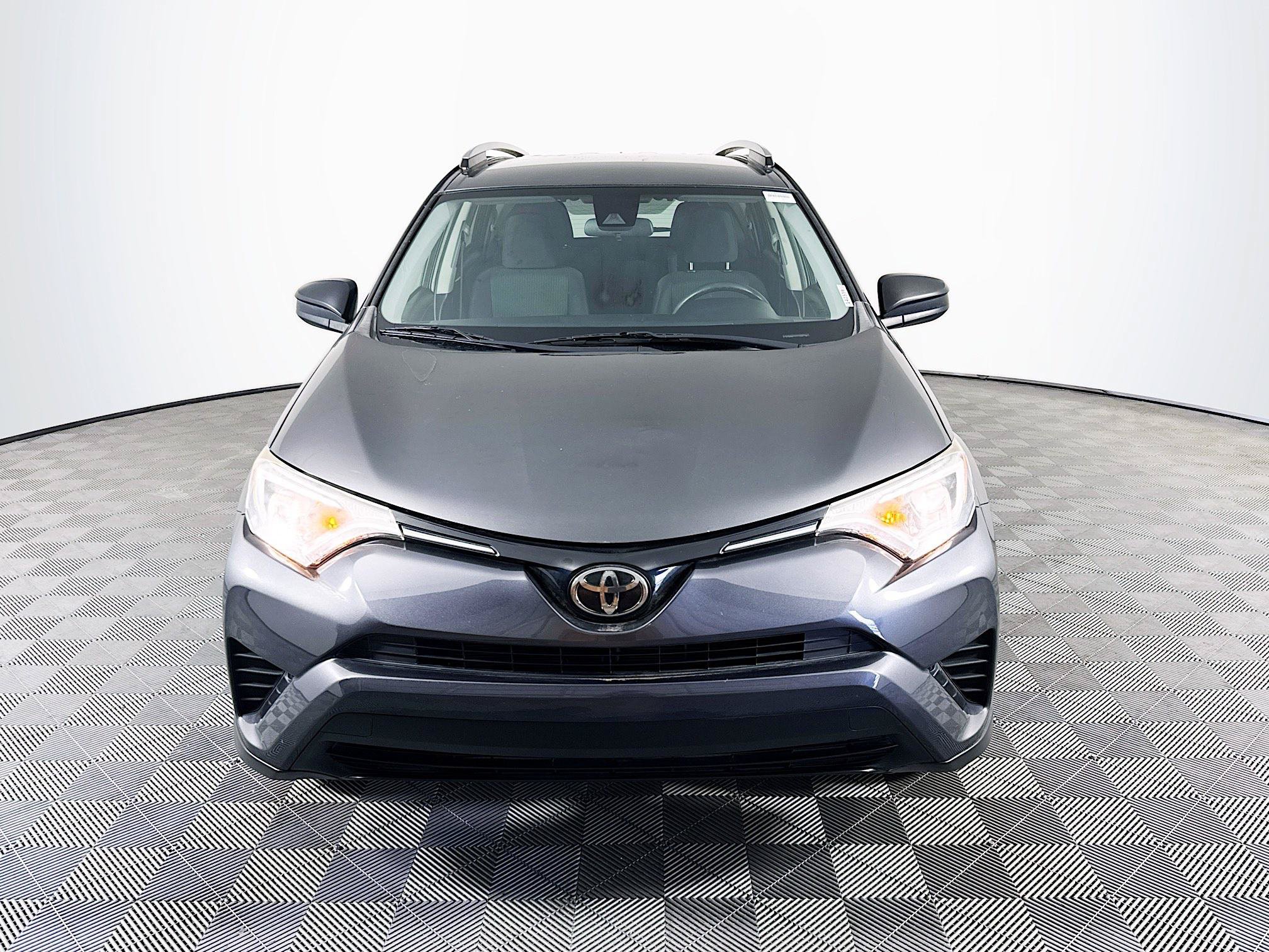 Used 2017 Toyota RAV4 LE FWD video 2