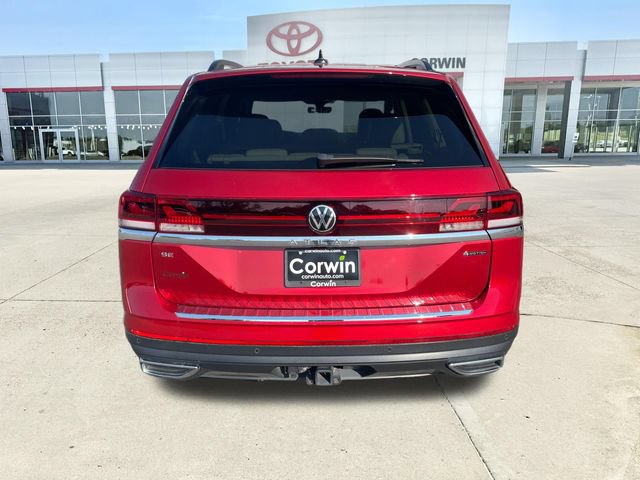 Used 2024 Volkswagen Atlas SE AWD/4WD image 4