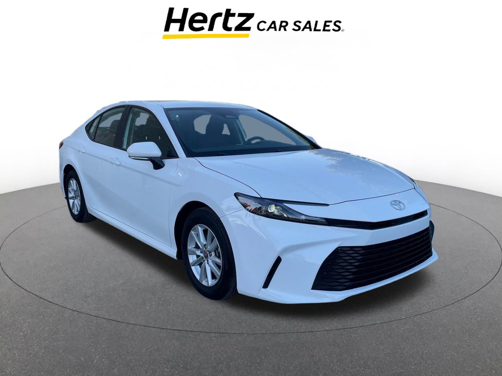 Used 2025 Toyota Camry LE image 1