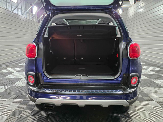 Used 2017 FIAT 500L Trekking w/ Dual-Pane Sunroof Package image 37