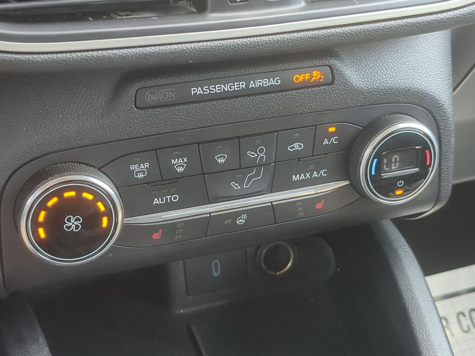 Used 2020 Ford Escape SEL FWD image 33