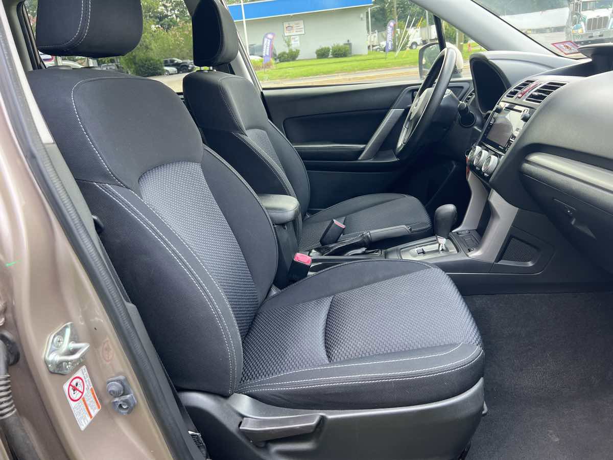 Used 2016 Subaru Forester 2.5i Premium image 12