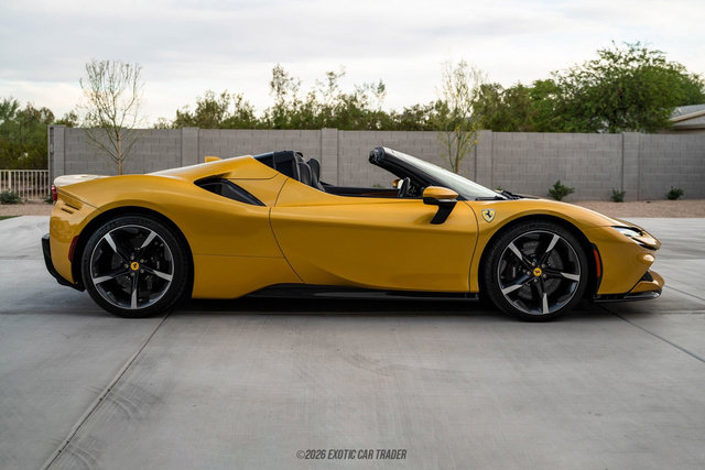 Used 2024 Ferrari SF90 Spider AWD/4WD image 9