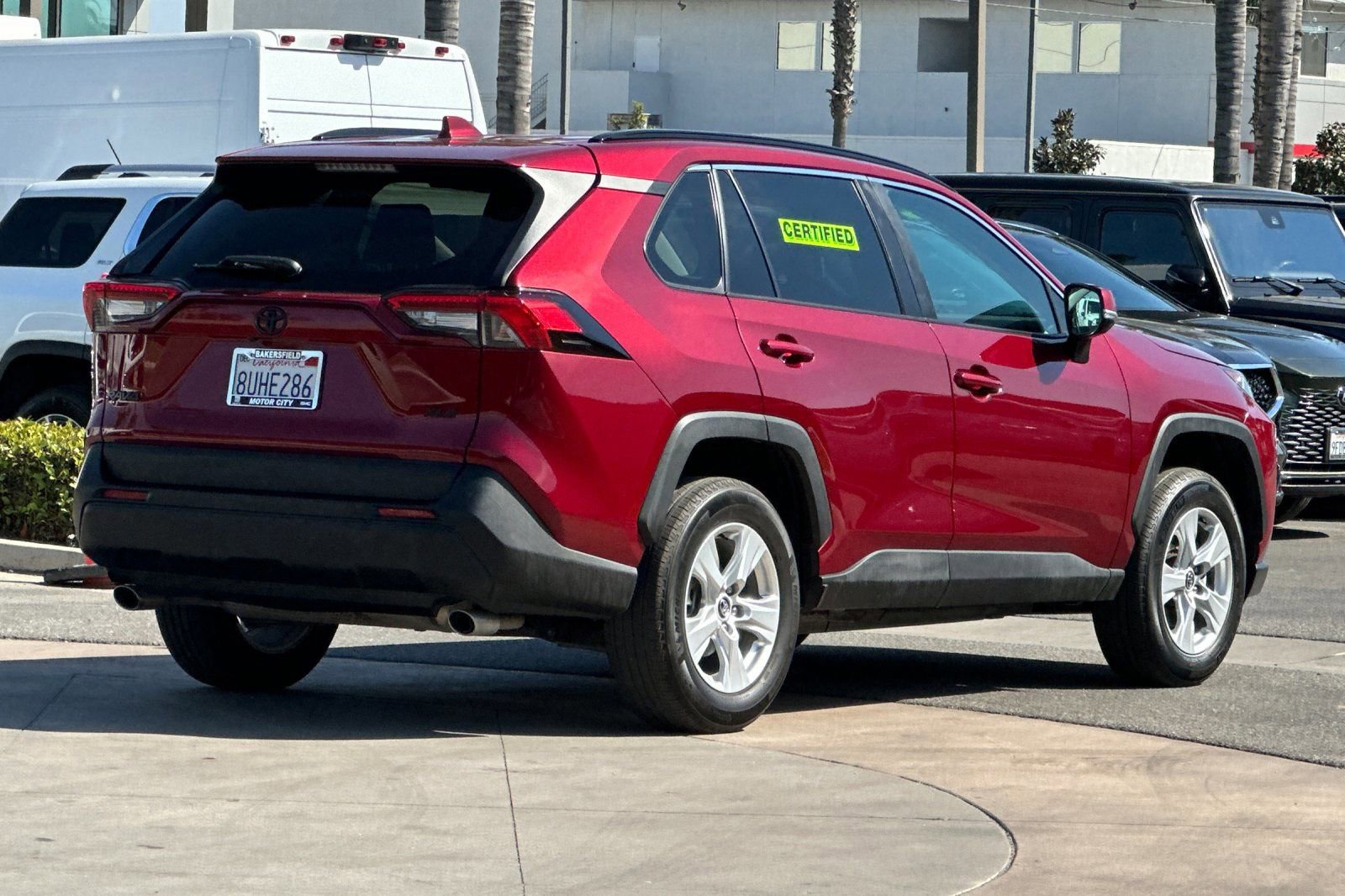 Used 2021 Toyota RAV4 XLE w/ Carpet Mat Package (TMS) image 4