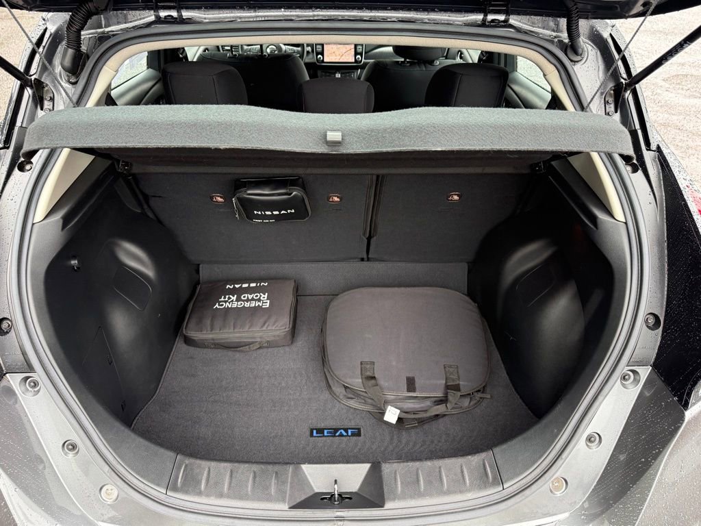 Used 2022 Nissan Leaf SV Plus image 11