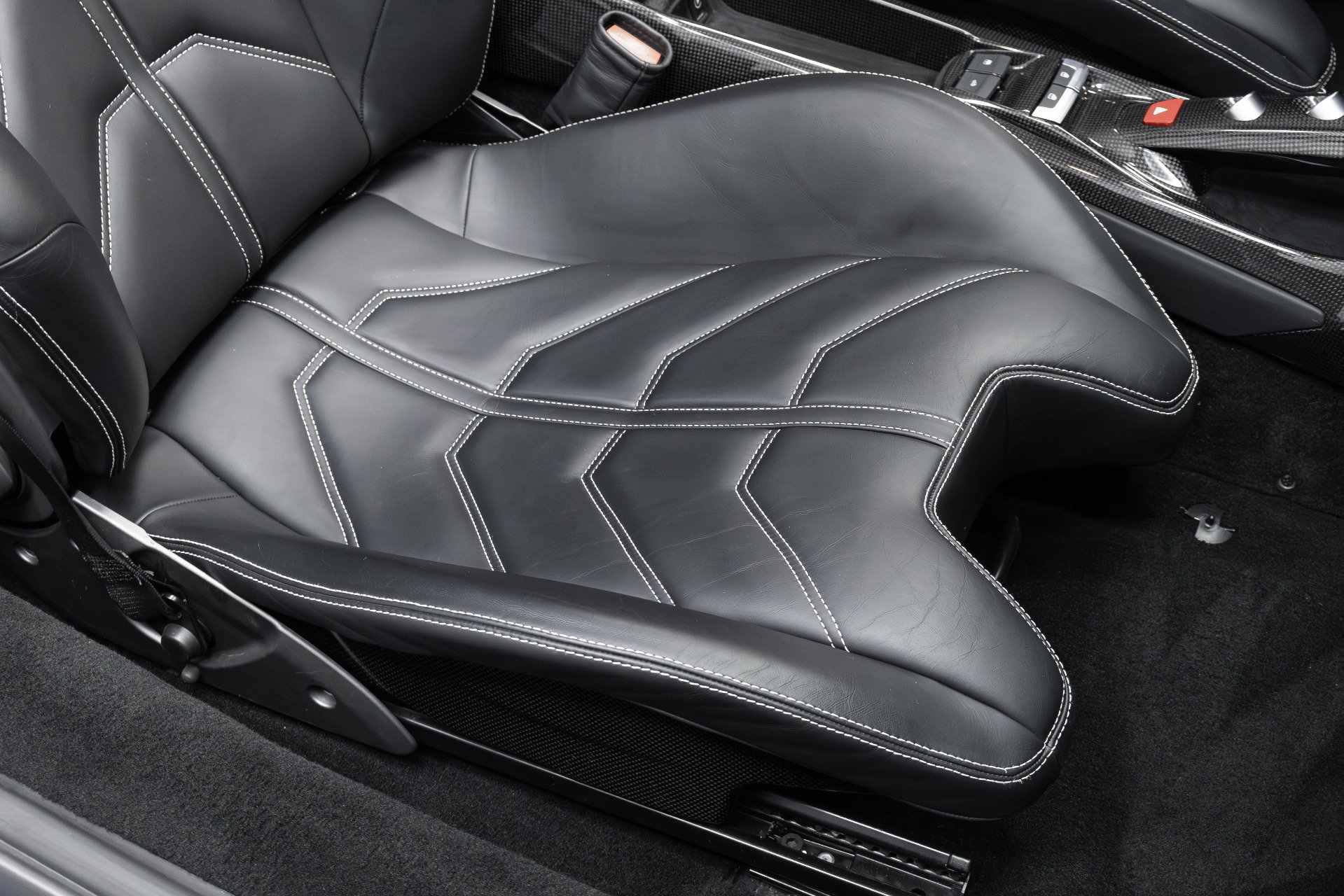 Used 2016 Ferrari 488 Spider image 30