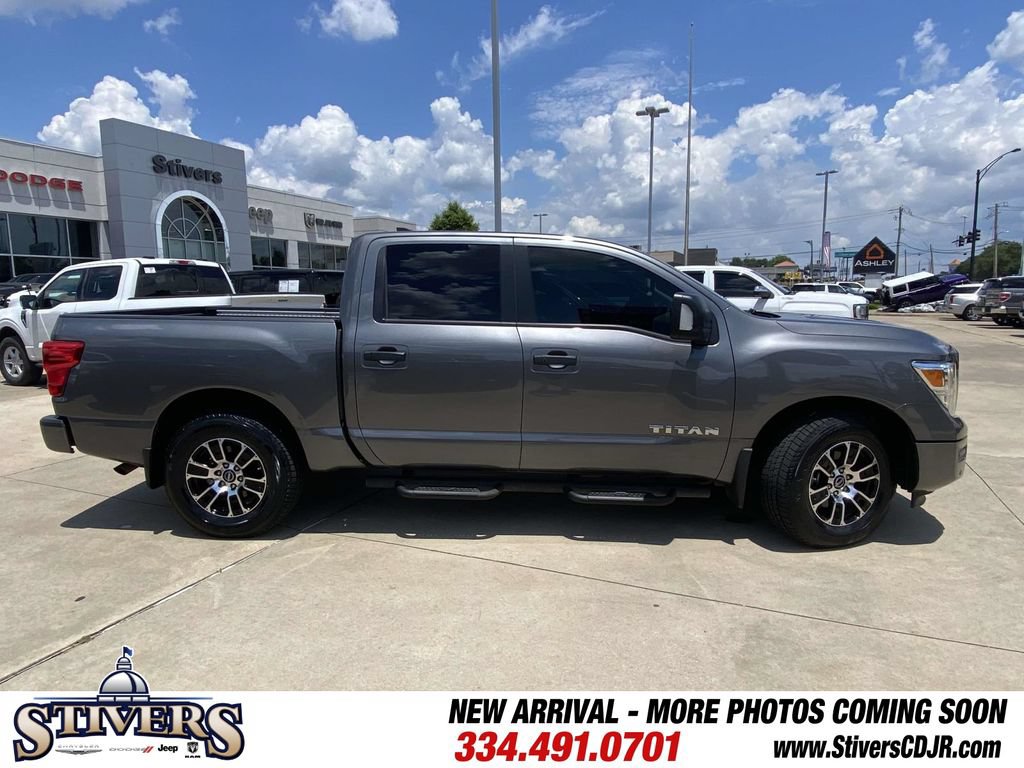 Used 2023 Nissan Titan SV w/ SV Convenience Package RWD image 10
