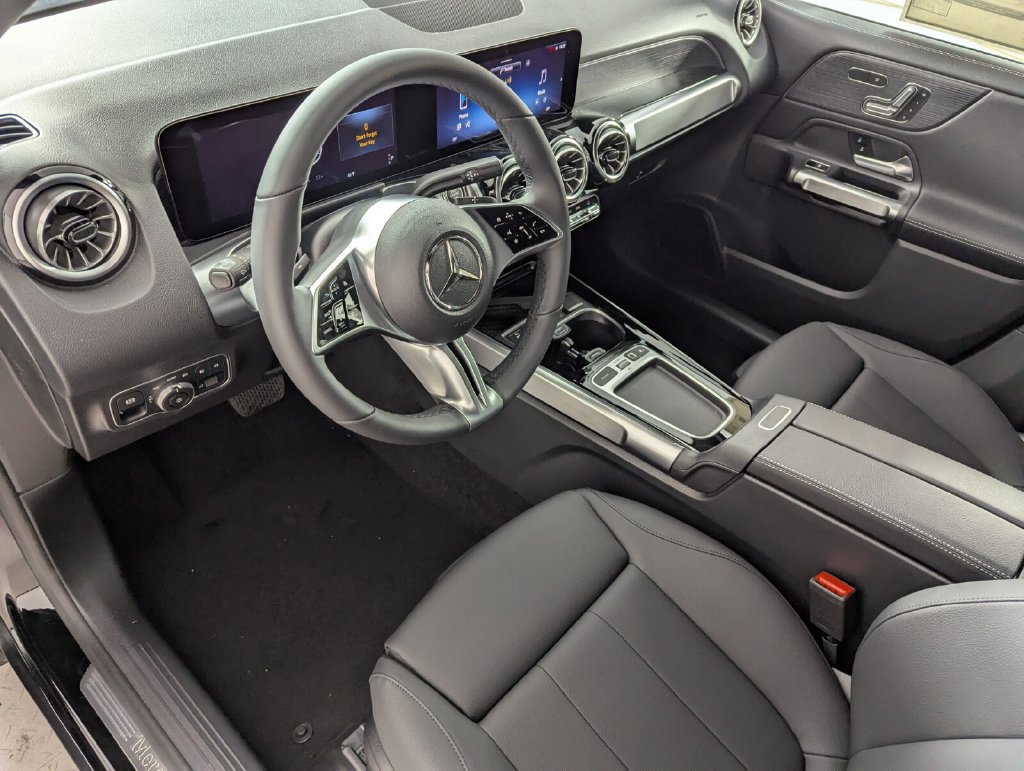 New 2026 Mercedes-Benz GLB 250 image 7