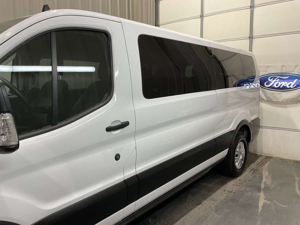 Used 2023 Ford Transit 350 XLT image 5