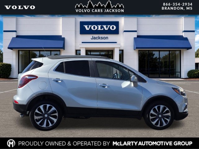 Used 2022 Buick Encore Preferred AWD/4WD image 3