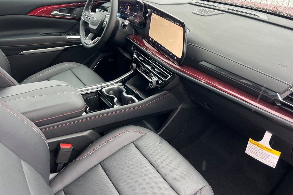 New 2026 Chevrolet Traverse Z71 w/ Enhanced Driving Package AWD/4WD image 13