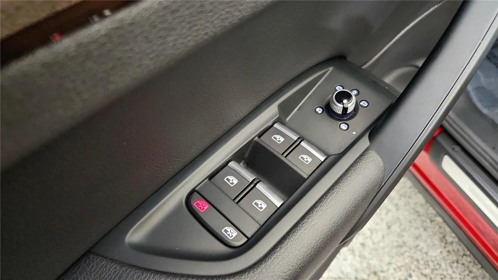 Used 2018 Audi Q5 2.0T Premium Plus w/ Premium Plus Package image 23