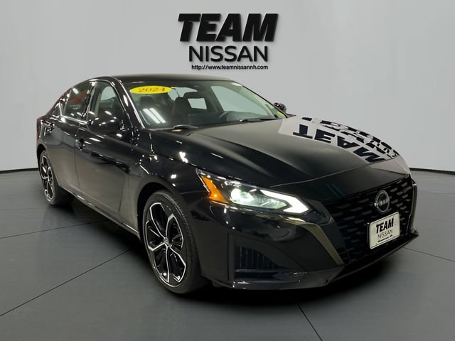 Certified 2024 Nissan Altima 2.5 SR w/ SR Premium Package AWD/4WD image 1