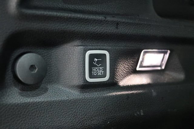 Used 2023 Jeep Grand Cherokee L Limited w/ Luxury Tech Group II AWD/4WD image 43