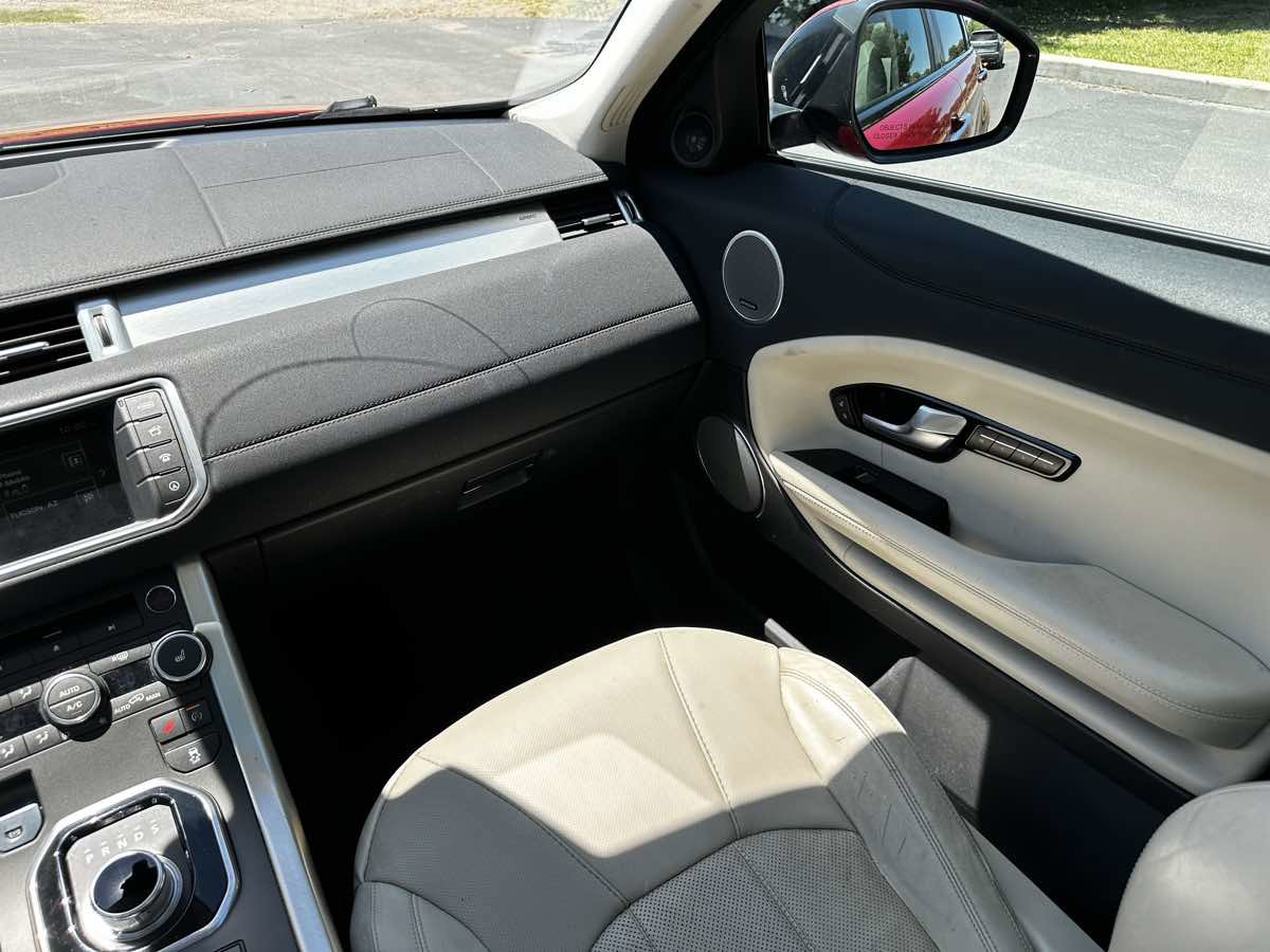 Used 2016 Land Rover Range Rover Evoque HSE image 19