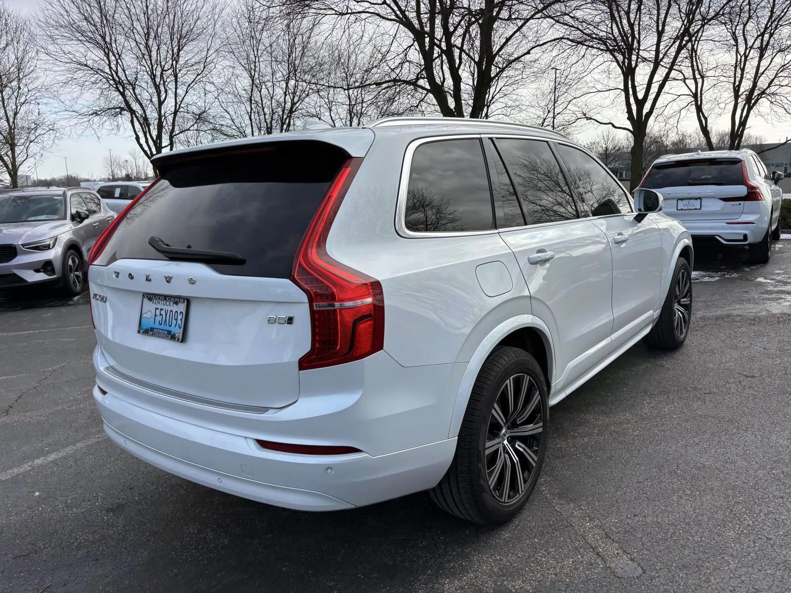 Used 2023 Volvo XC90 B5 Core w/ Protection Package Premier image 7
