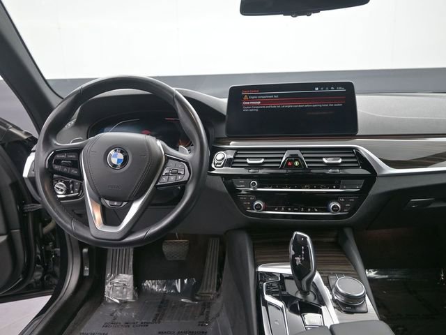 Used 2022 BMW 530i xDrive w/ Premium Package image 15