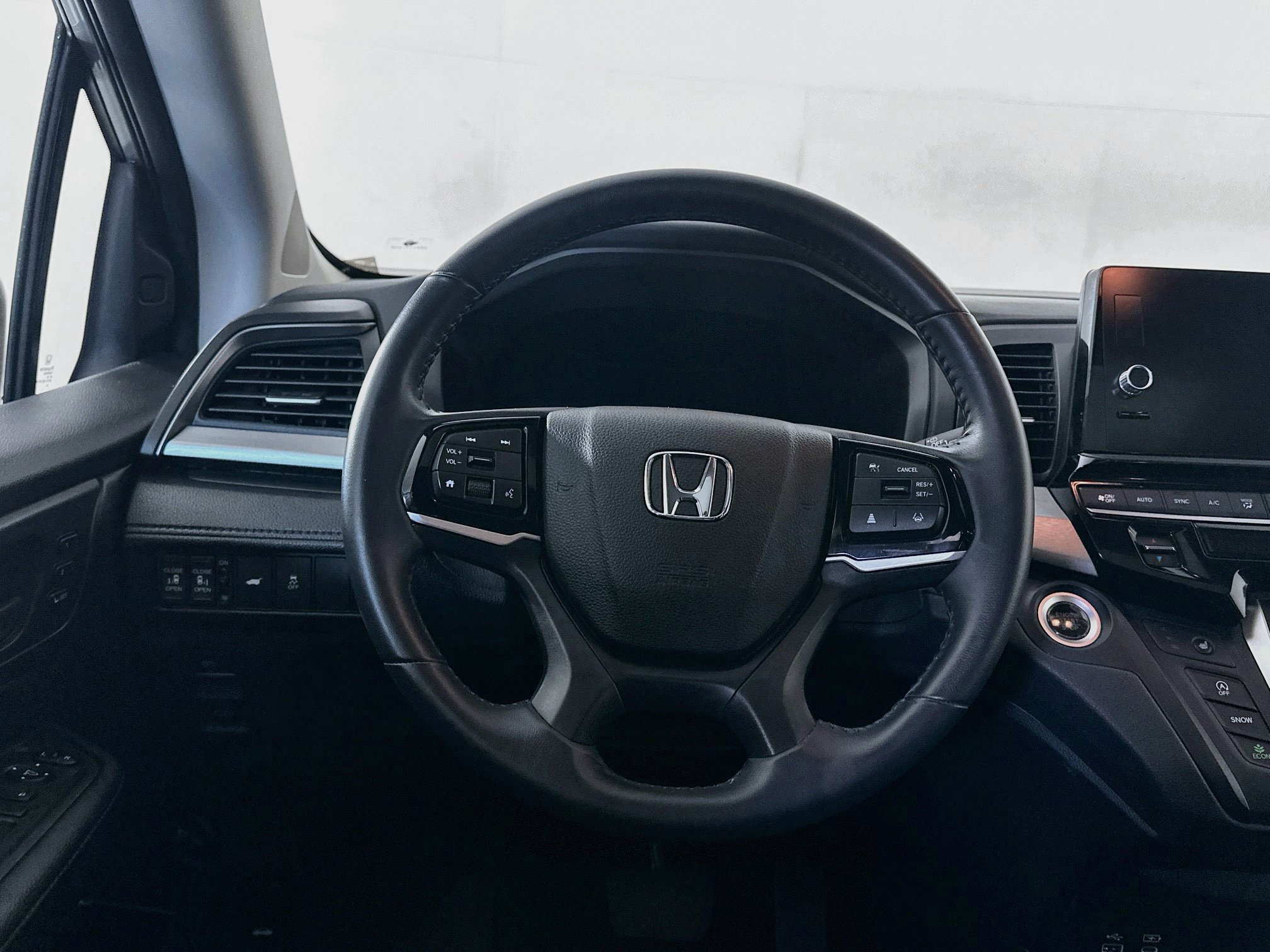 Used 2025 Honda Odyssey EX-L image 17