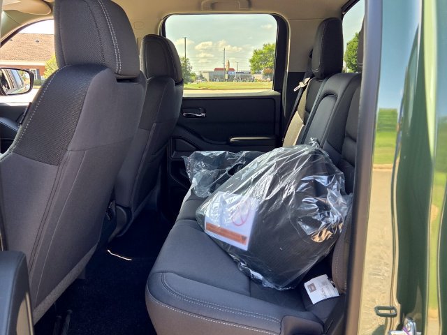 New 2027 Nissan Frontier SV w/ SV Convenience Package RWD image 6