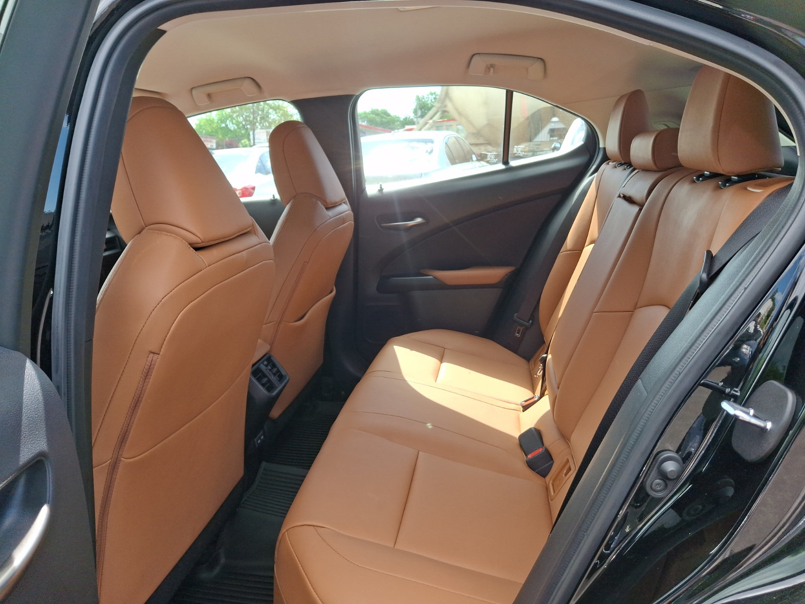 Used 2022 Lexus UX 200 w/ Accessory Package (Z1) FWD image 11