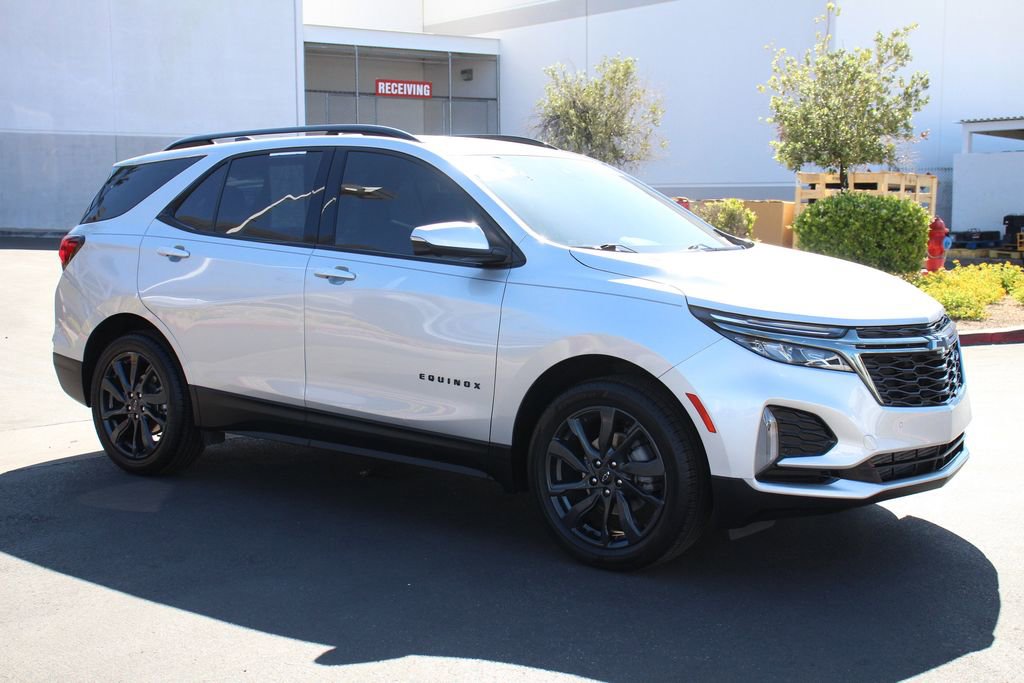 Used 2022 Chevrolet Equinox RS w/ Infotainment Package FWD image 11
