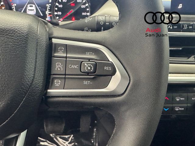 Used 2025 Jeep Compass Limited image 17