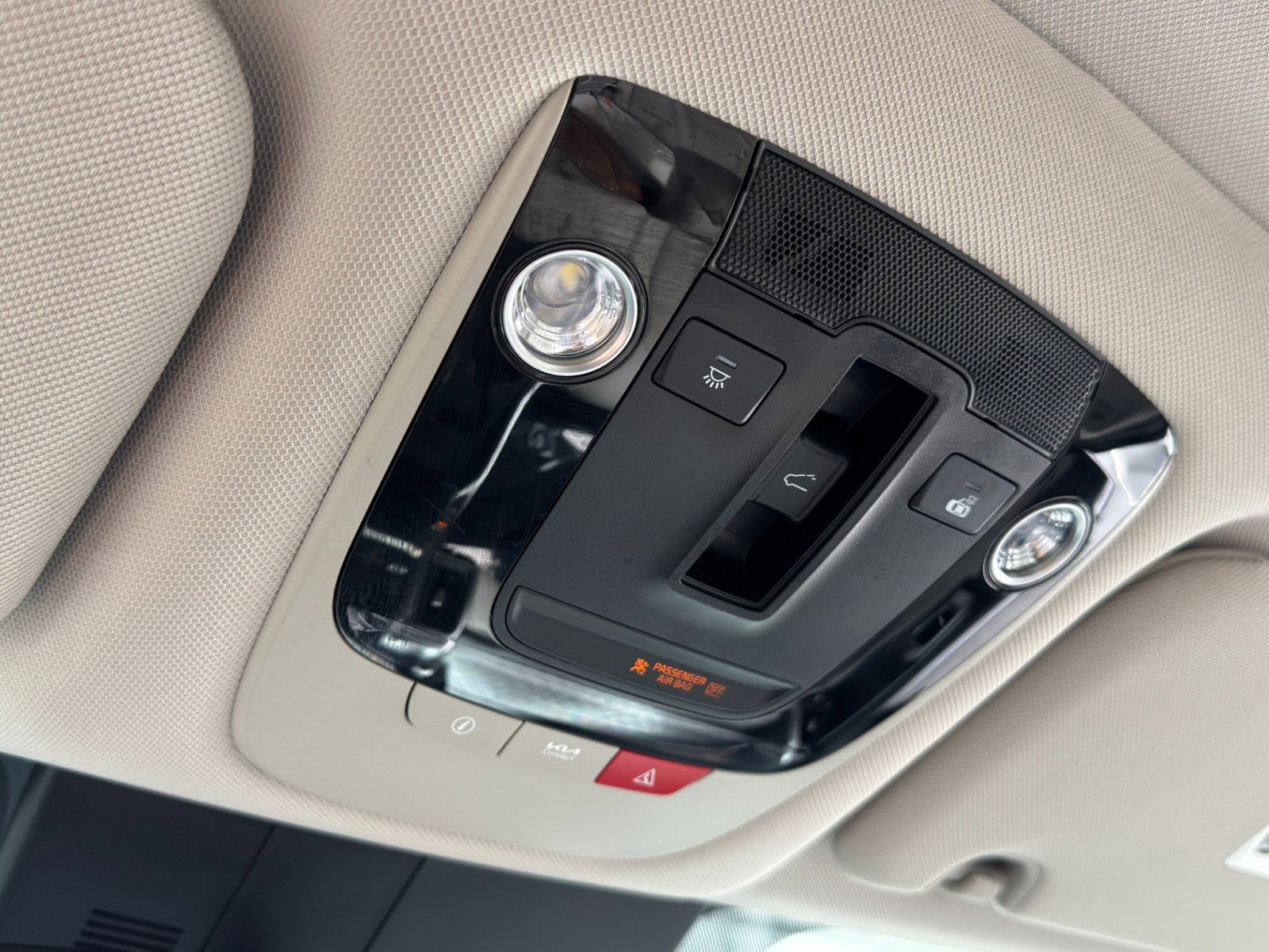 Used 2023 Kia Sorento S w/ Panoramic Sunroof Package FWD image 31