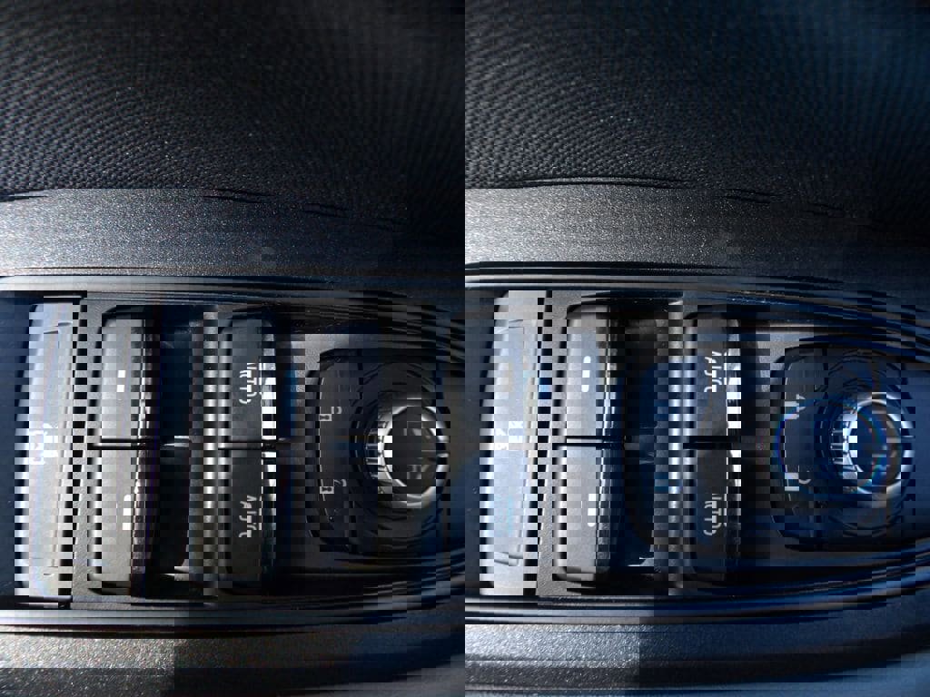 Used 2021 Subaru Outback Premium image 12