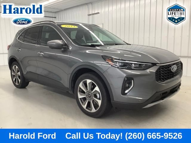 Used 2023 Ford Escape Platinum AWD/4WD image 1