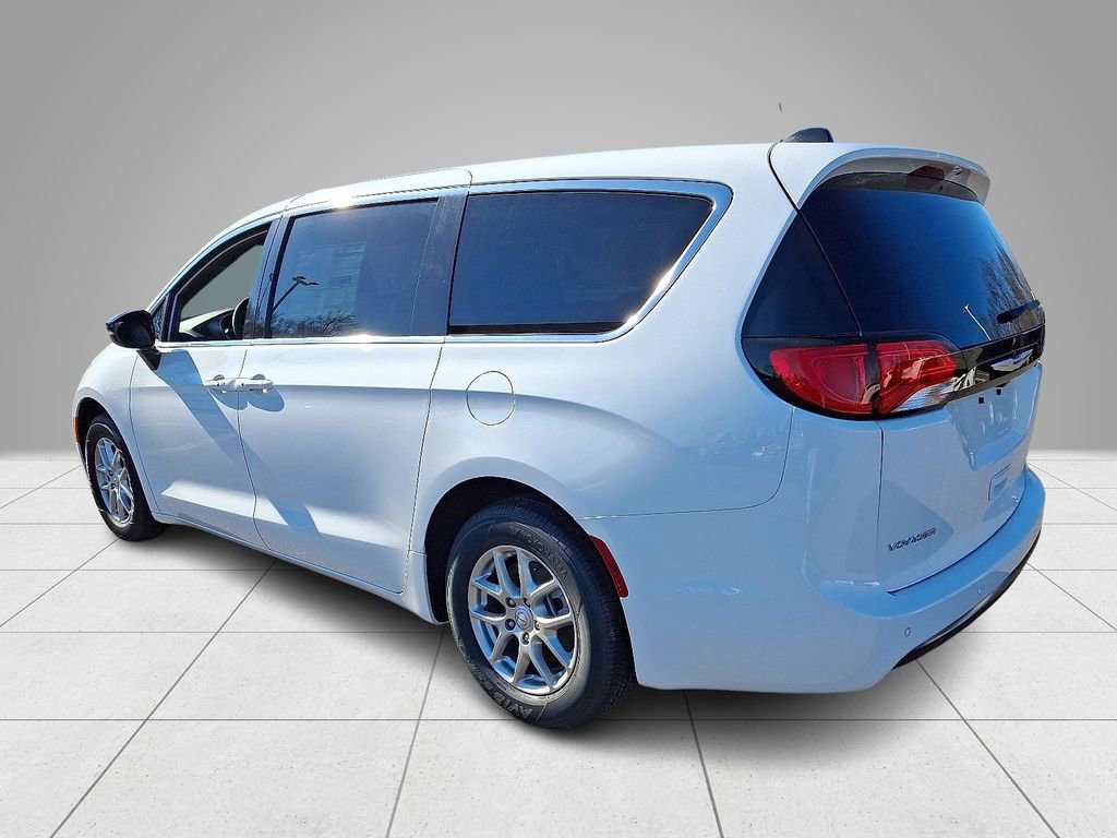 New 2026 Chrysler Voyager LX FWD image 5