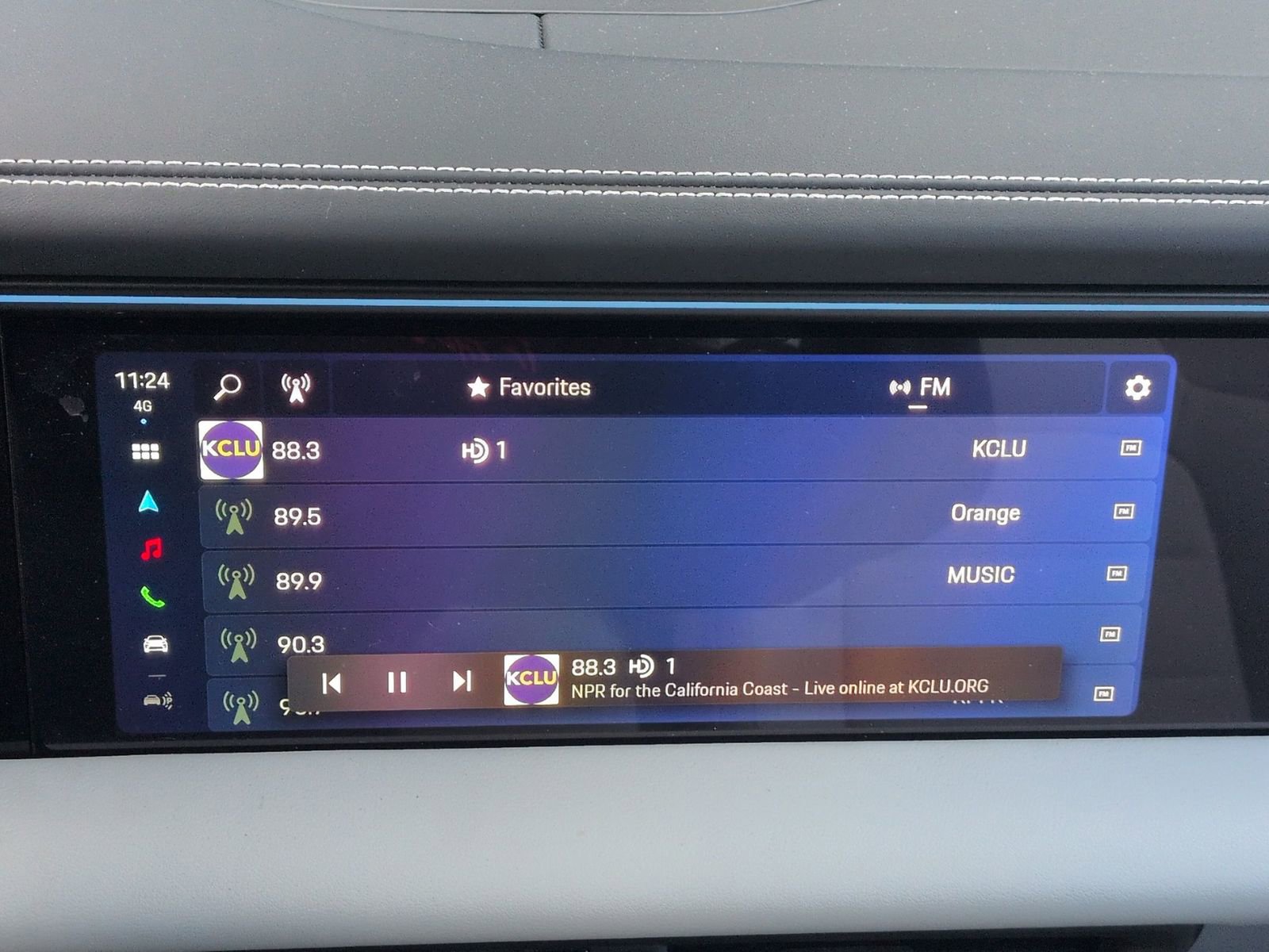 Certified 2025 Porsche Macan Electric image 18