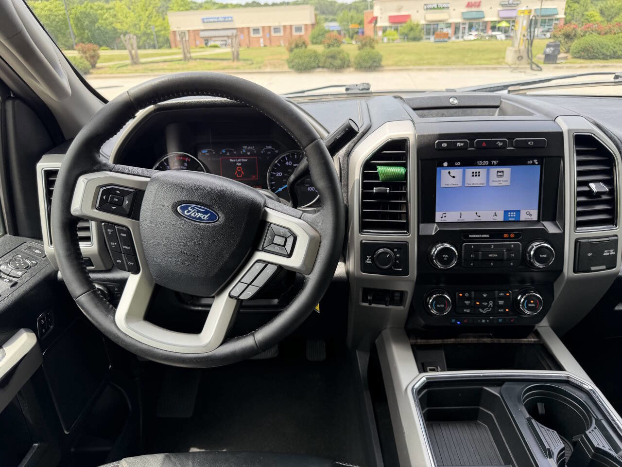 Used 2019 Ford F350 Lariat w/ Lariat Value Package AWD/4WD image 10