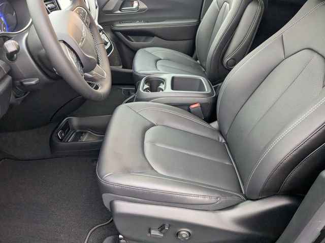 New 2026 Chrysler Voyager LX FWD image 11