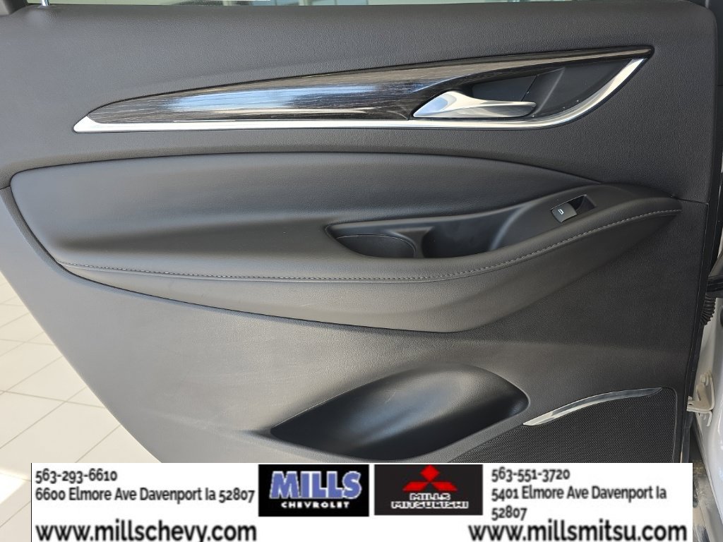 Used 2019 Buick Enclave Avenir w/ Avenir Technology Package AWD/4WD image 23