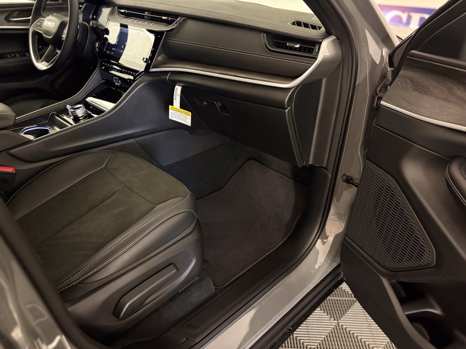 New 2027 Jeep Grand Cherokee 4WD image 23