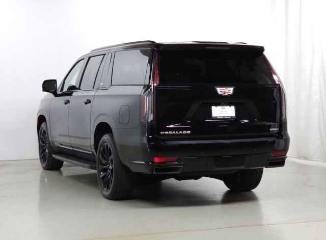 Used 2023 Cadillac Escalade ESV Sport image 3