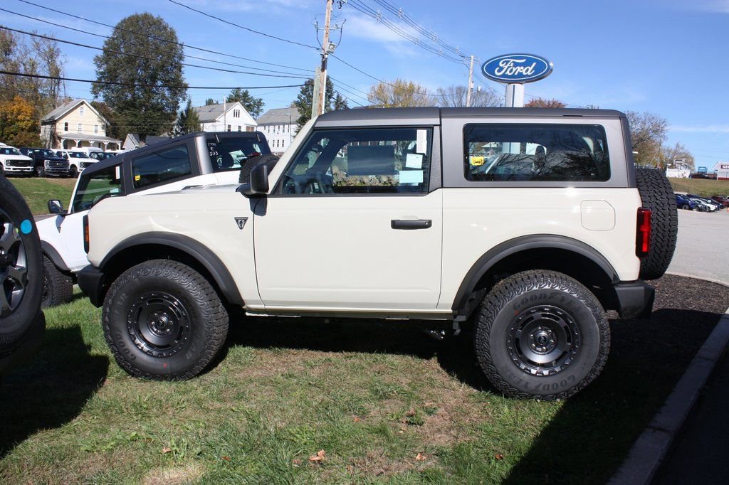 New 2025 Ford Bronco 2-Door w/ Sasquatch Package image 2