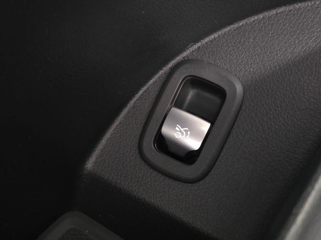 New 2026 Mercedes-Benz GLC 300 4MATIC image 35