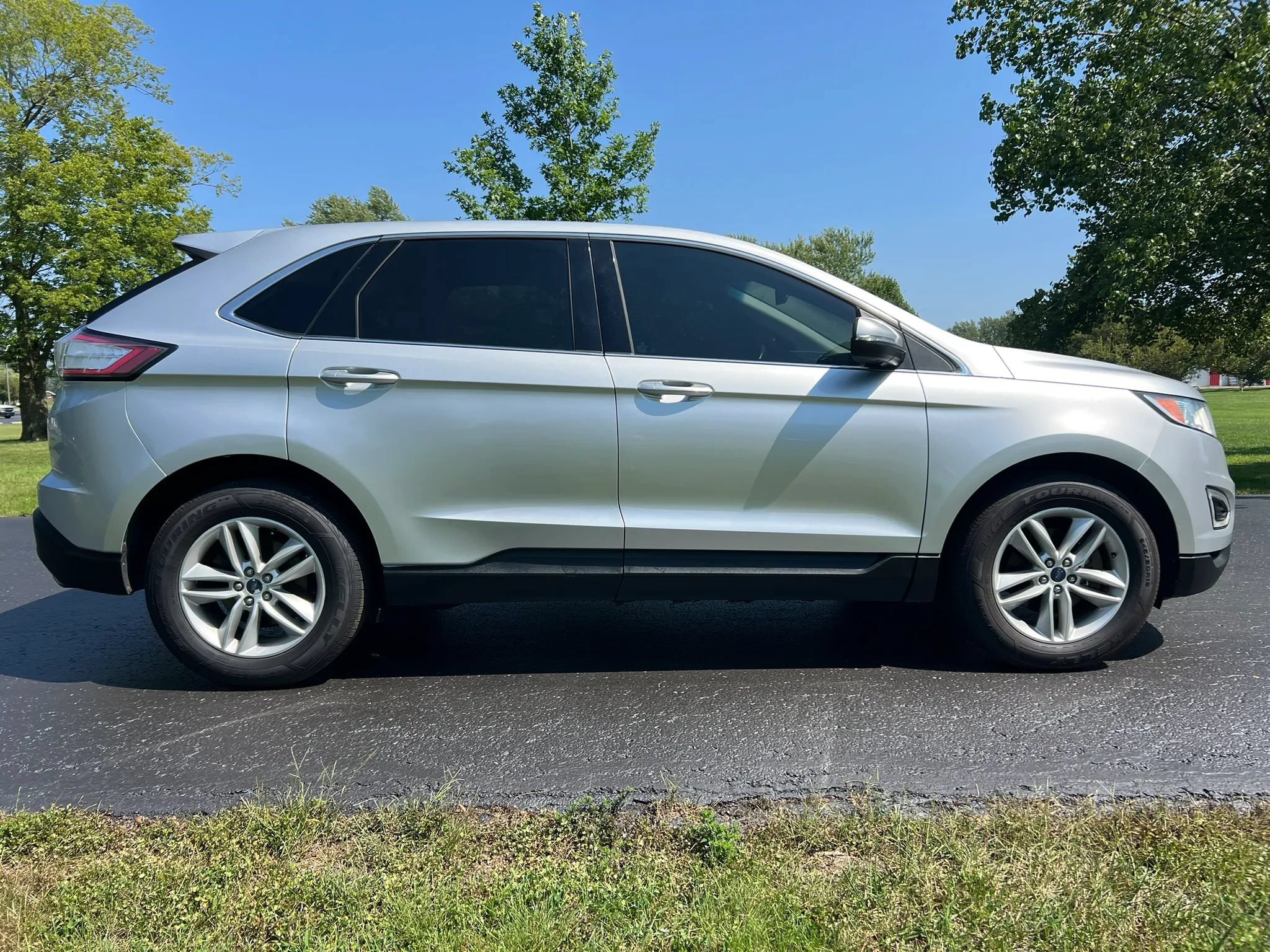Used 2016 Ford Edge SEL w/ Utility Package FWD image 4