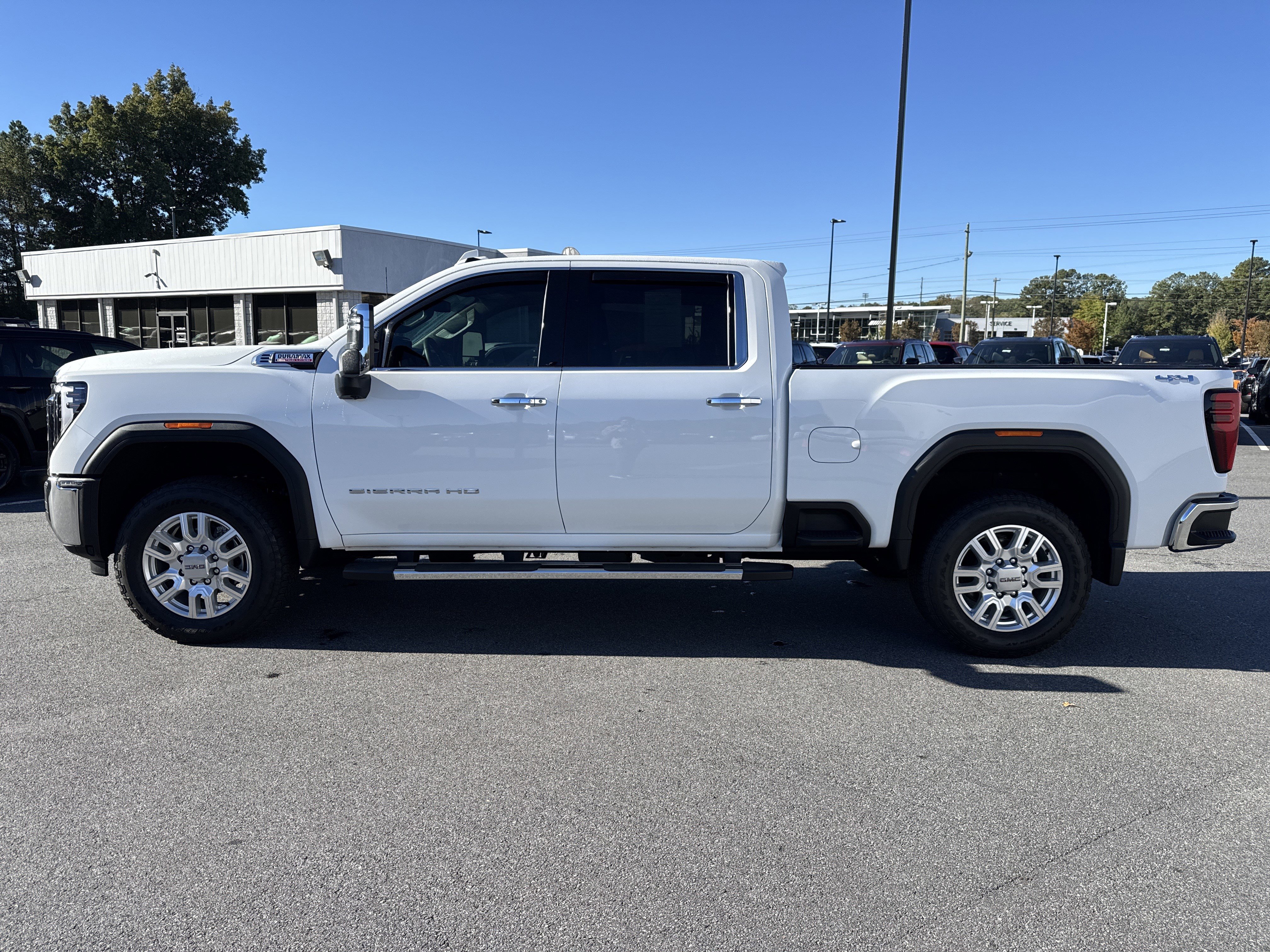 Used 2024 GMC Sierra 2500 SLT w/ SLT Convenience Package image 4