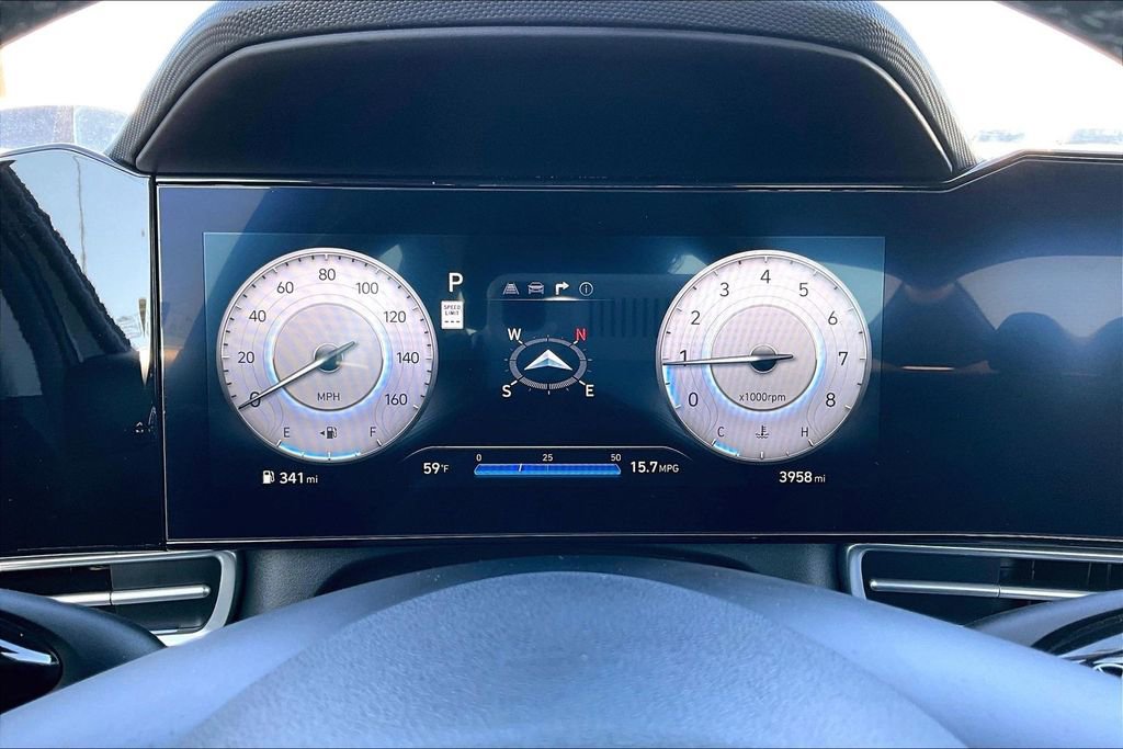 Used 2025 Hyundai Elantra SEL image 20