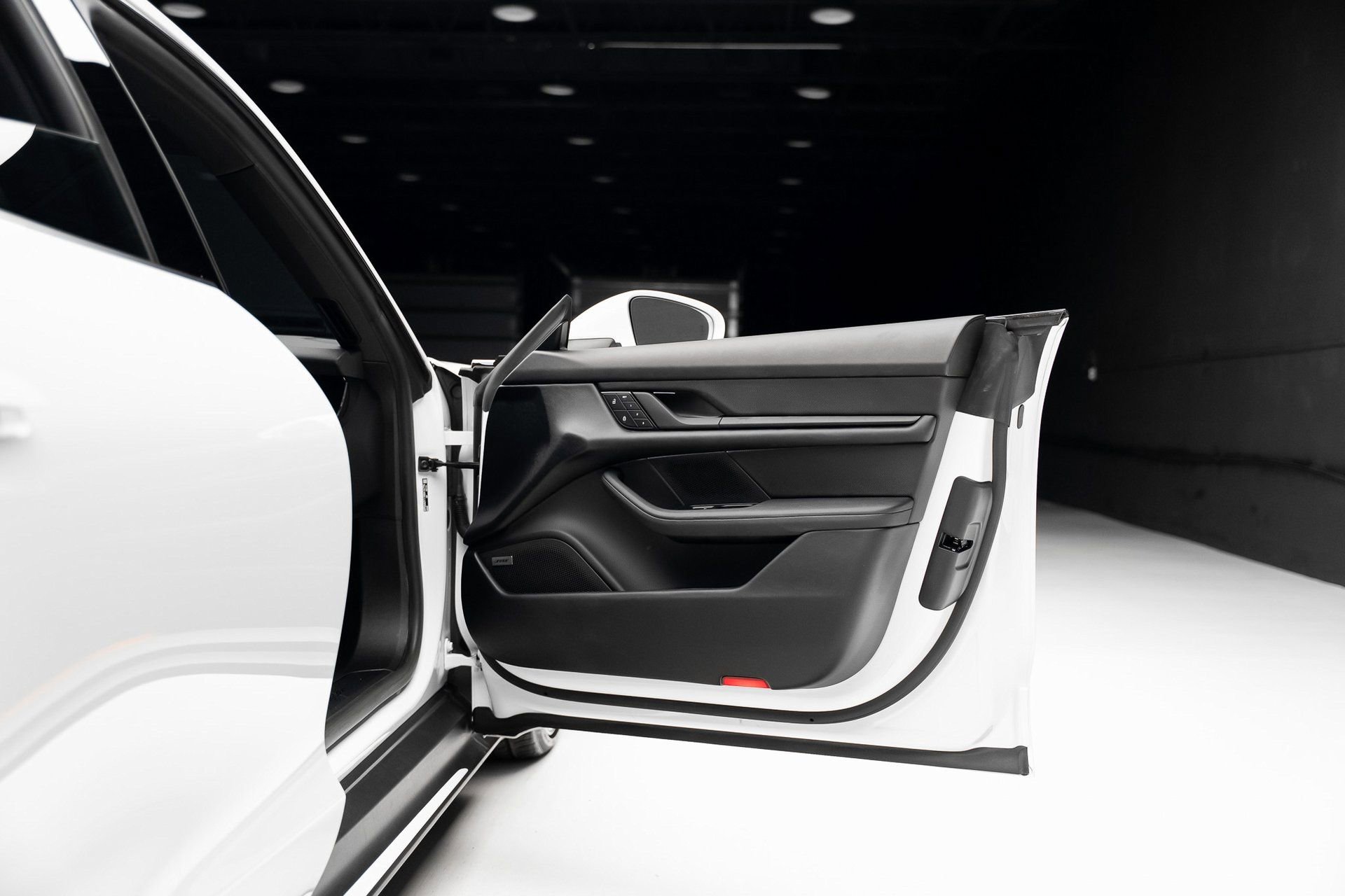 Used 2022 Porsche Taycan image 59