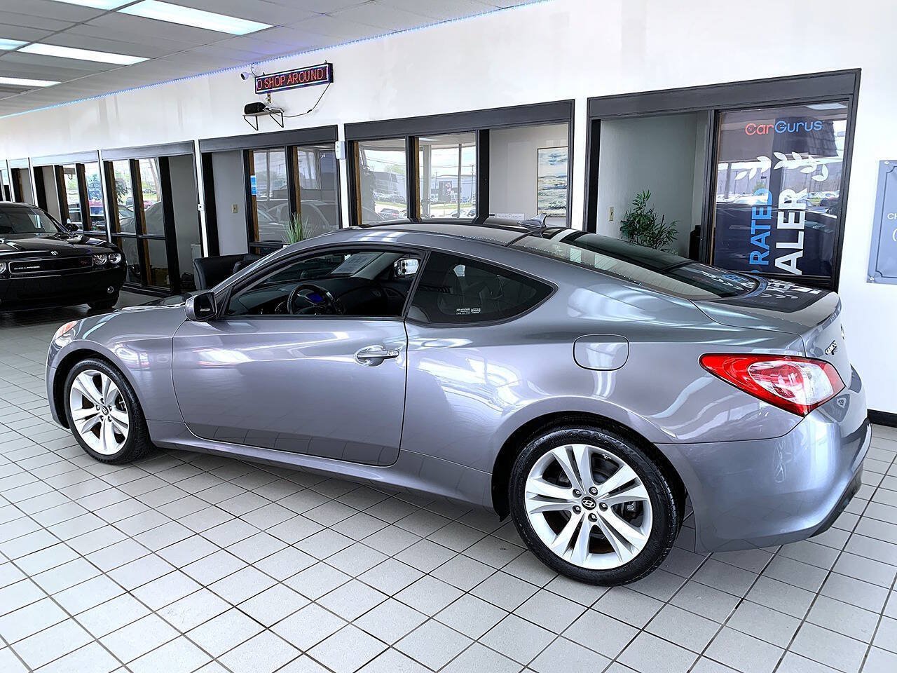 Used 2011 Hyundai Genesis 2.0T RWD image 2