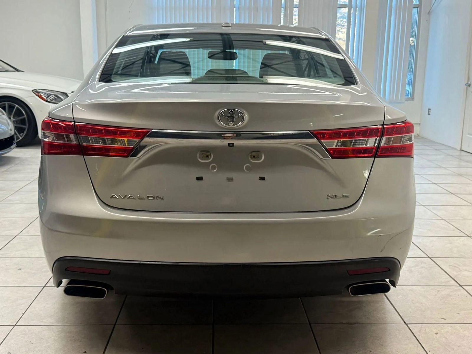 Used 2013 Toyota Avalon XLE Touring image 8