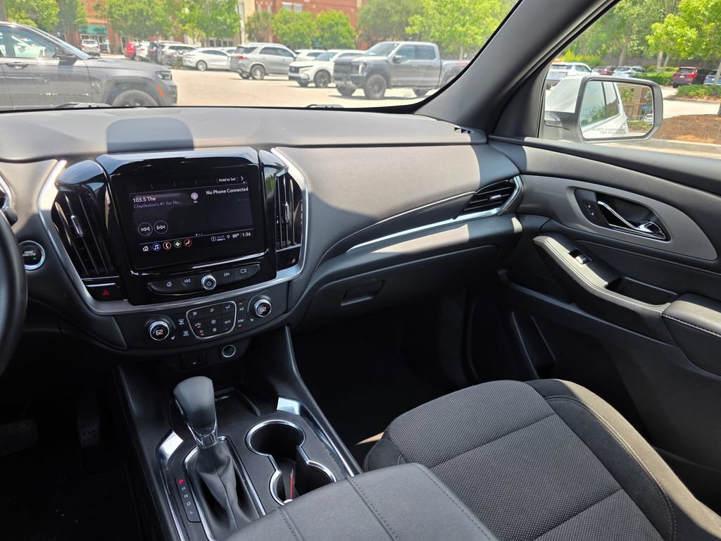 Certified 2023 Chevrolet Traverse LT FWD image 29