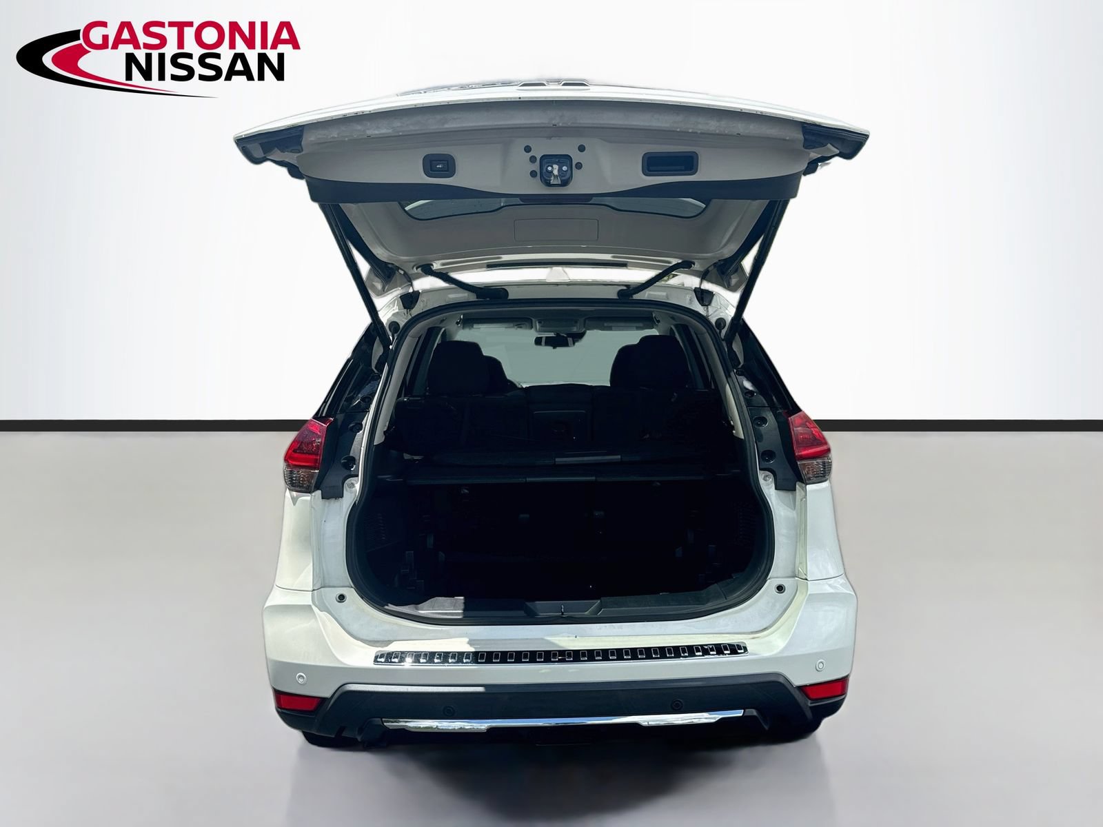 Used 2019 Nissan Rogue SV w/ Premium Package FWD image 36