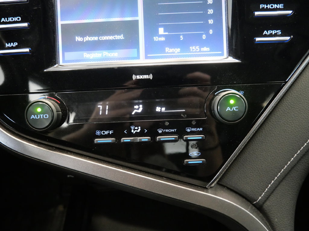 Used 2020 Toyota Camry SE FWD image 23