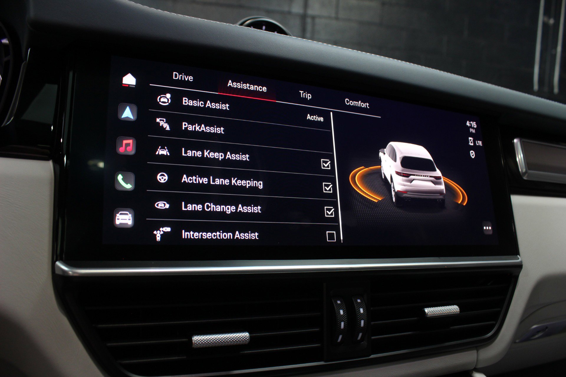 Used 2023 Porsche Cayenne Platinum Edition image 65