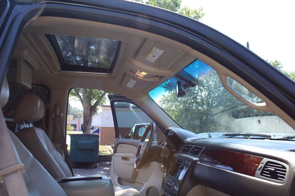 Used 2011 Chevrolet Suburban LTZ RWD image 30